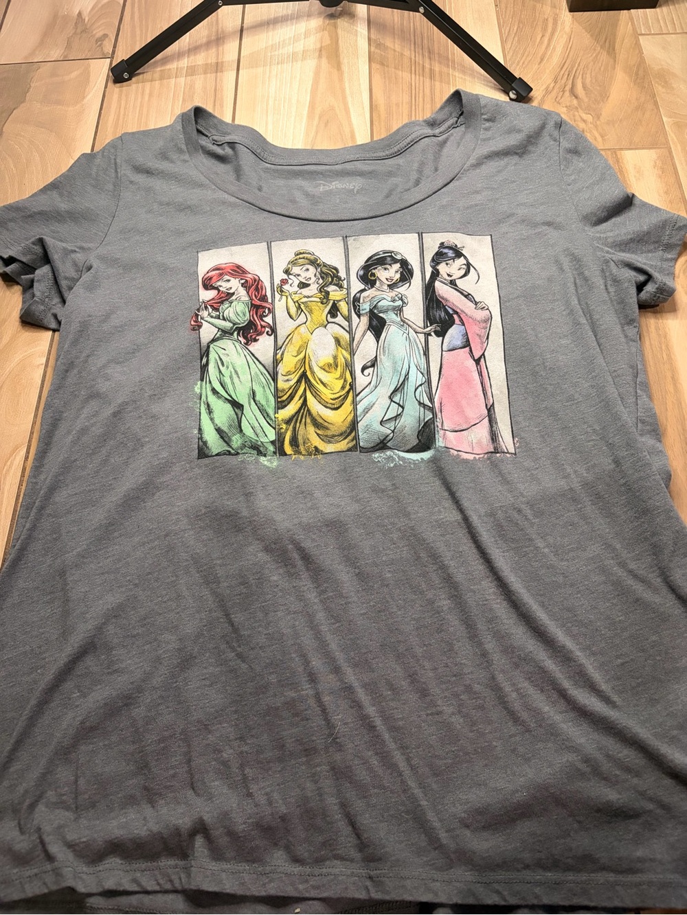 Disney torrid  2x Women’s Gray Princess Graphic Tee - Multi-Color Print